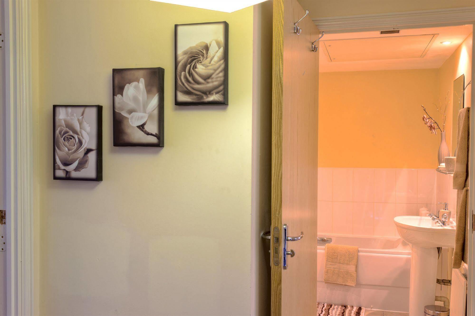 The Lindley Suite - Simple2Let Serviced Apartments Huddersfield Esterno foto