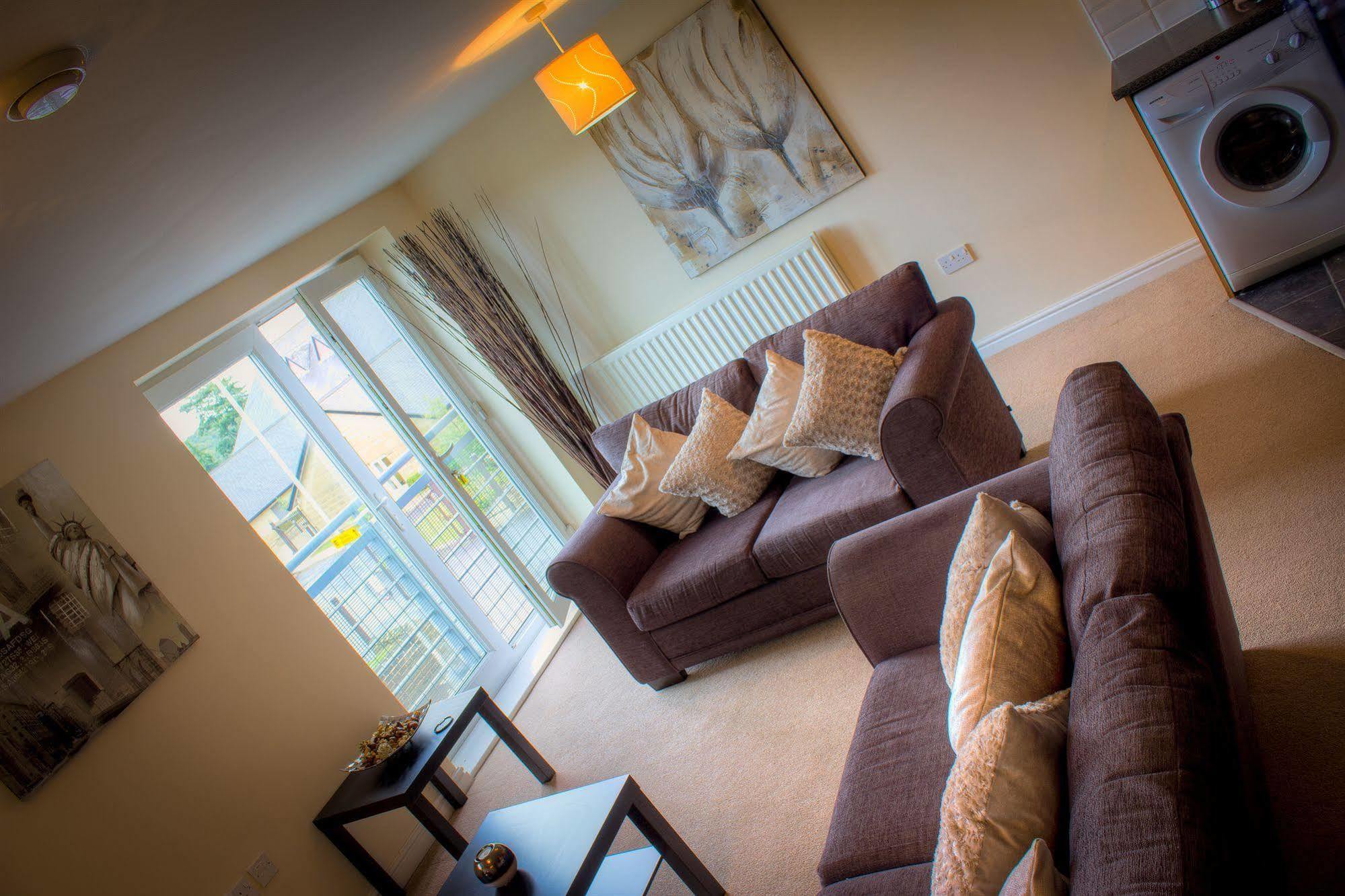 The Lindley Suite - Simple2Let Serviced Apartments Huddersfield Esterno foto