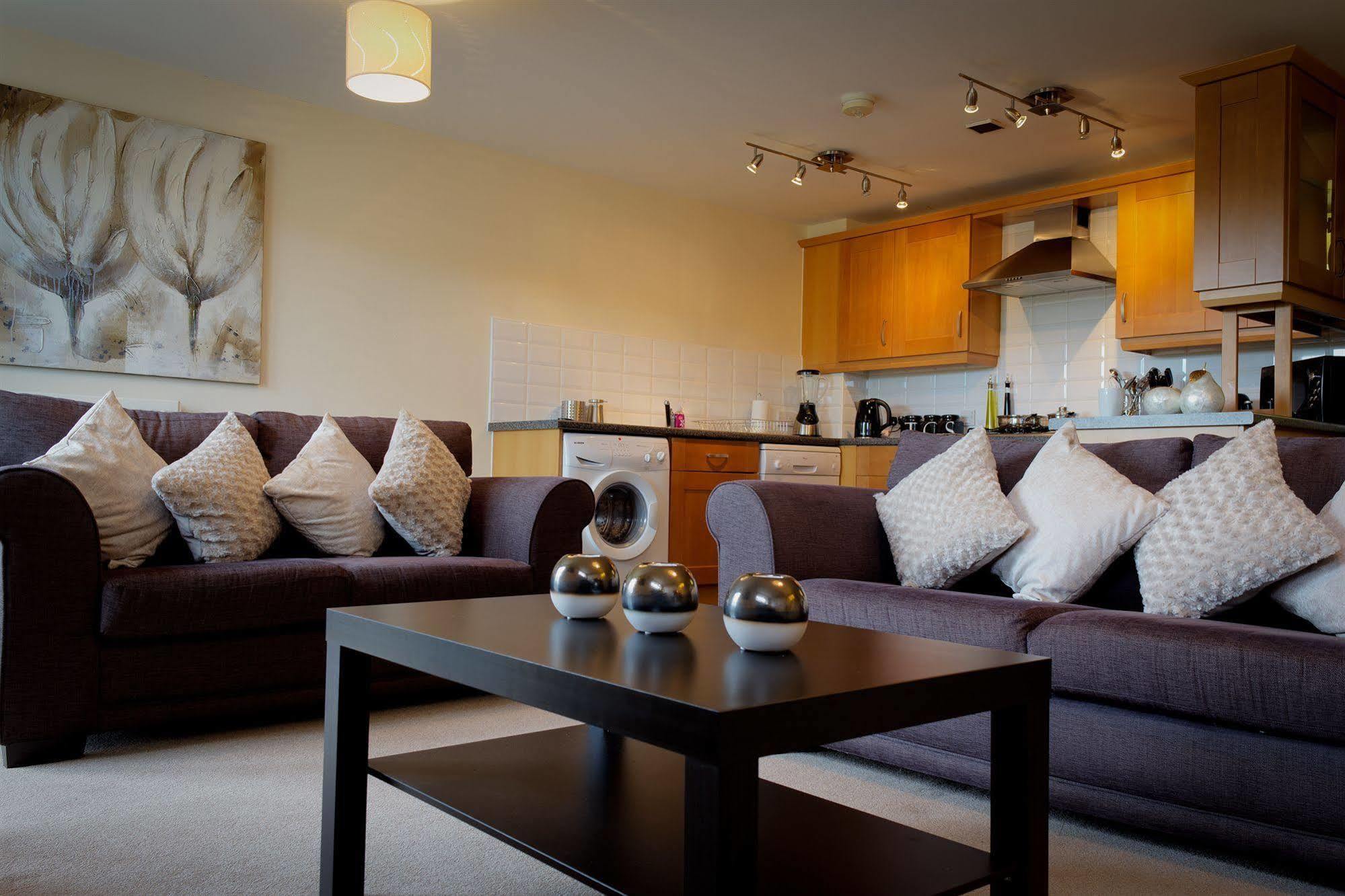 The Lindley Suite - Simple2Let Serviced Apartments Huddersfield Esterno foto