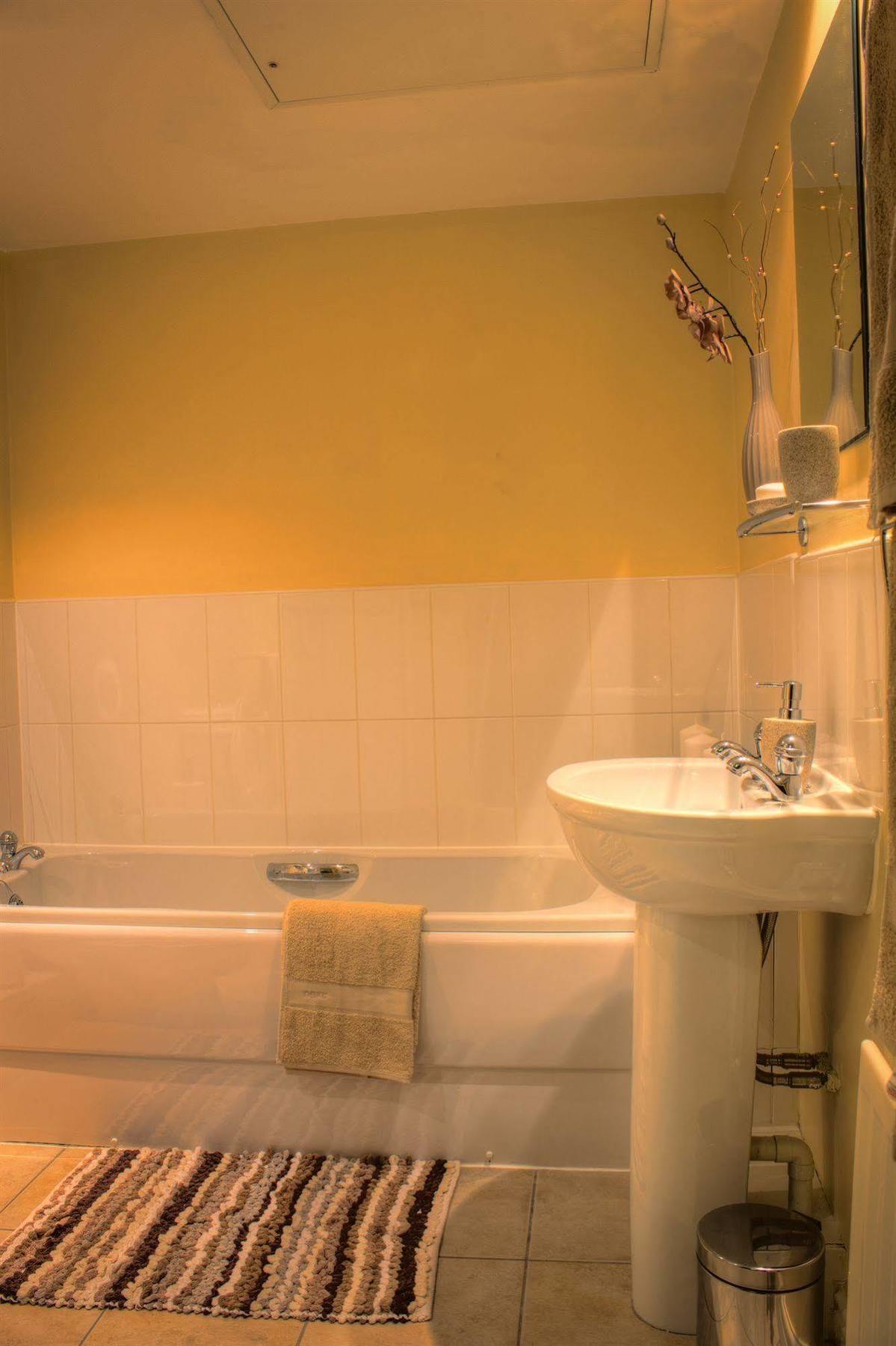 The Lindley Suite - Simple2Let Serviced Apartments Huddersfield Esterno foto