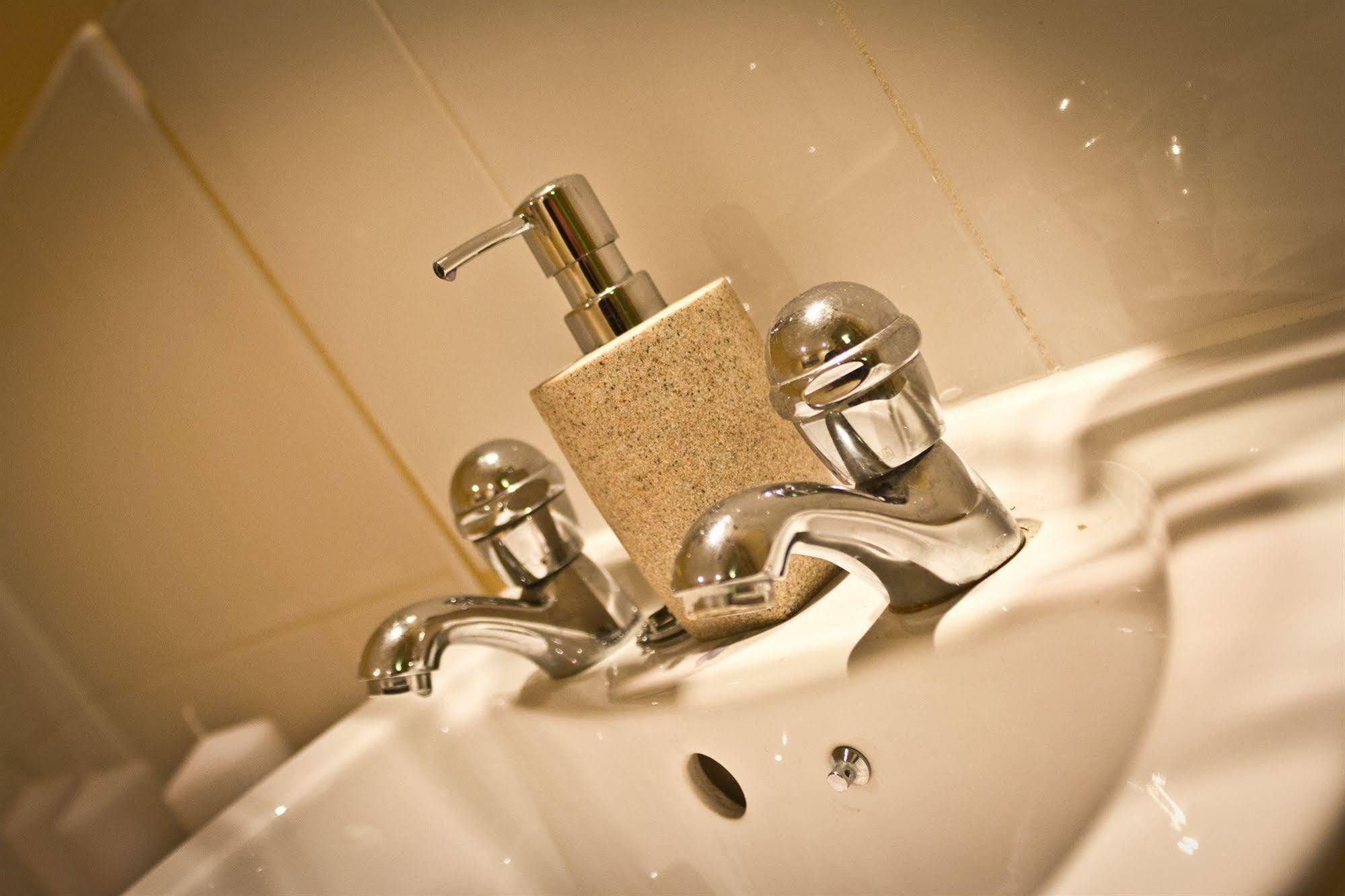 The Lindley Suite - Simple2Let Serviced Apartments Huddersfield Esterno foto