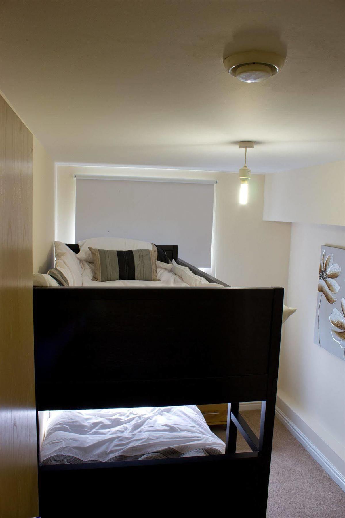 The Lindley Suite - Simple2Let Serviced Apartments Huddersfield Esterno foto