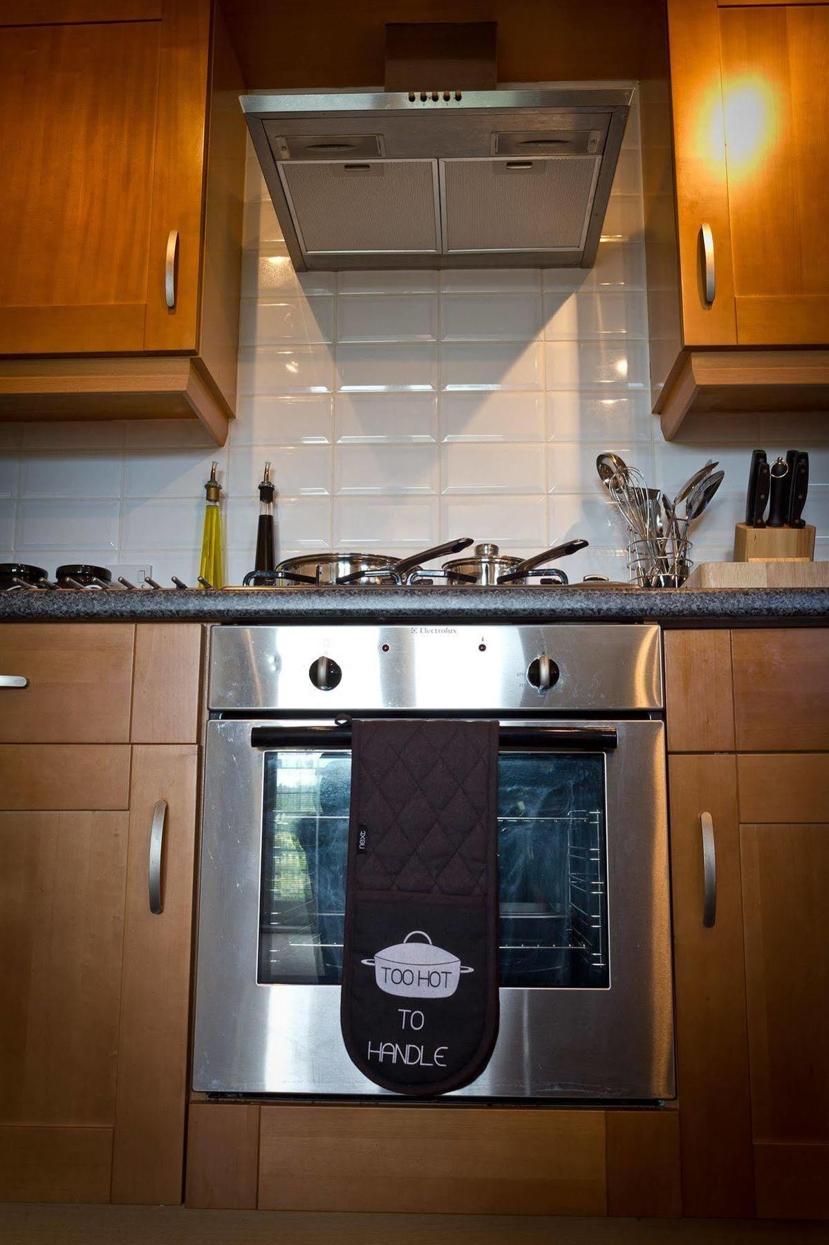 The Lindley Suite - Simple2Let Serviced Apartments Huddersfield Esterno foto