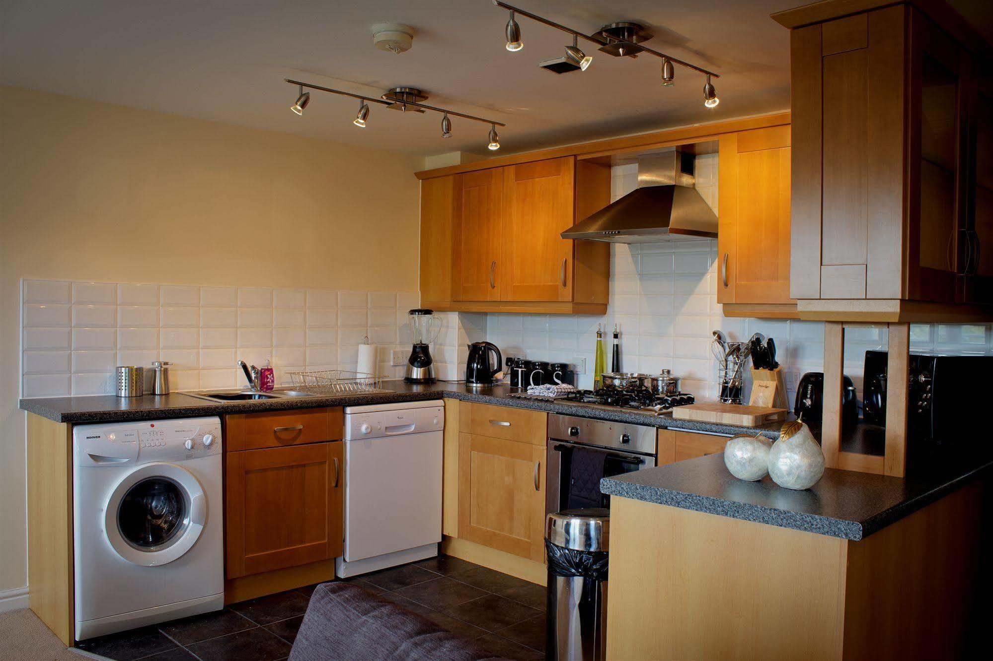 The Lindley Suite - Simple2Let Serviced Apartments Huddersfield Esterno foto